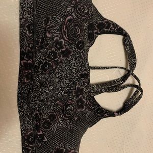 Lululemon sports bra size 12